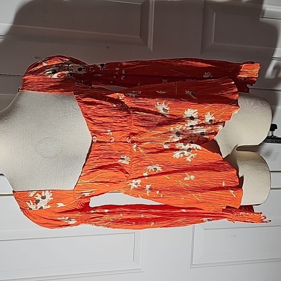 Urban Outfitters Bright Orange Floral Puff Sleeve Crop Top - Picture 4 of 10